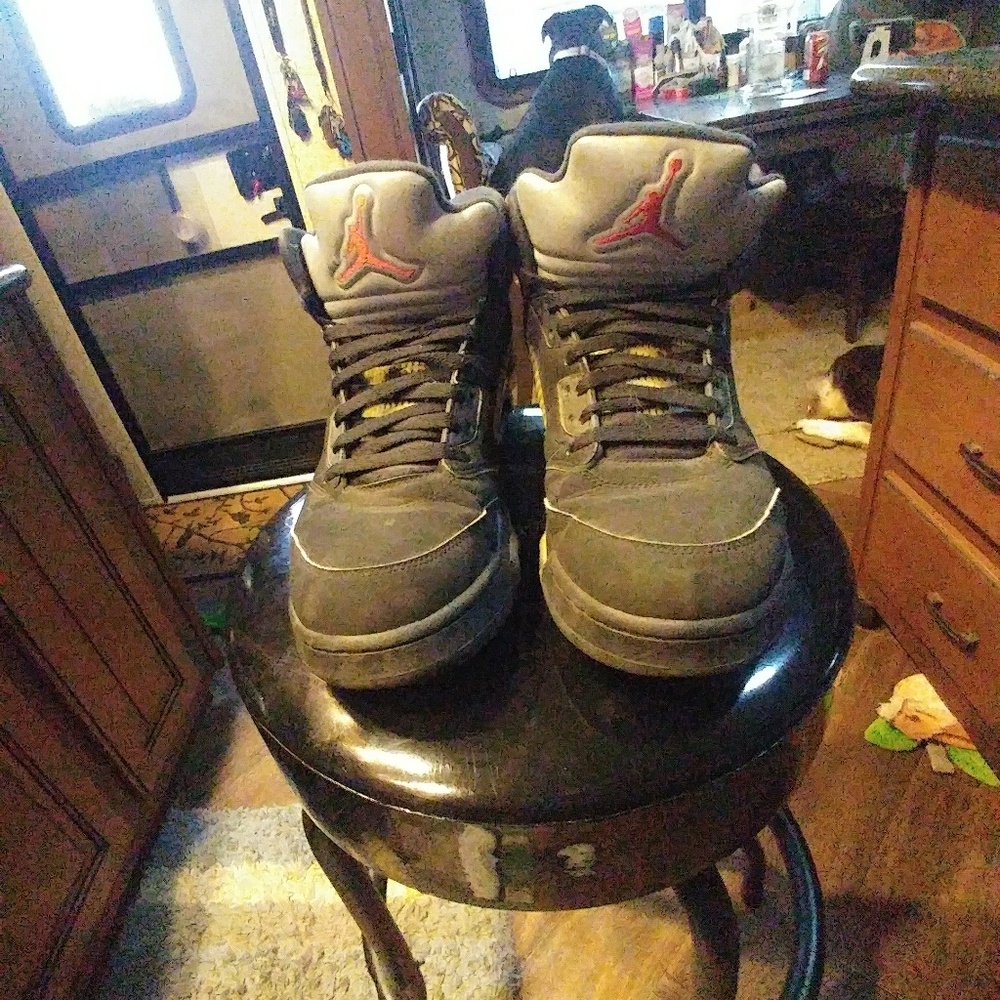 Old Black Metallic Jordan 5s